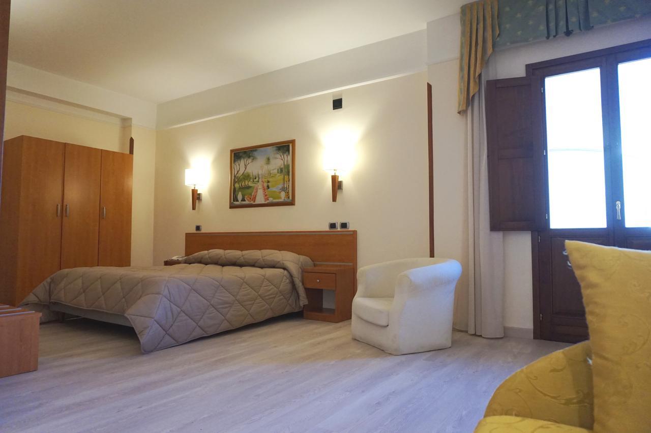 Bel Sito Hotel Due Torri Manocalzati Экстерьер фото