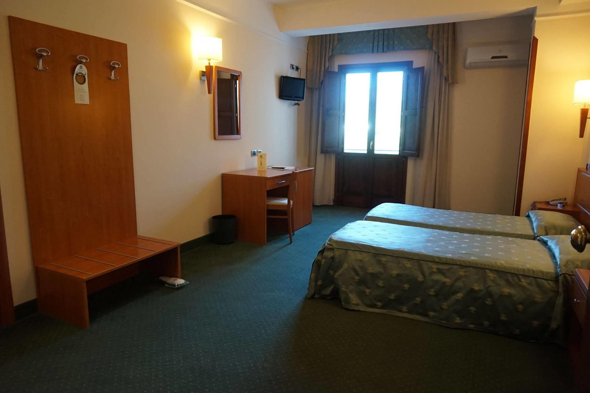Bel Sito Hotel Due Torri Manocalzati Экстерьер фото